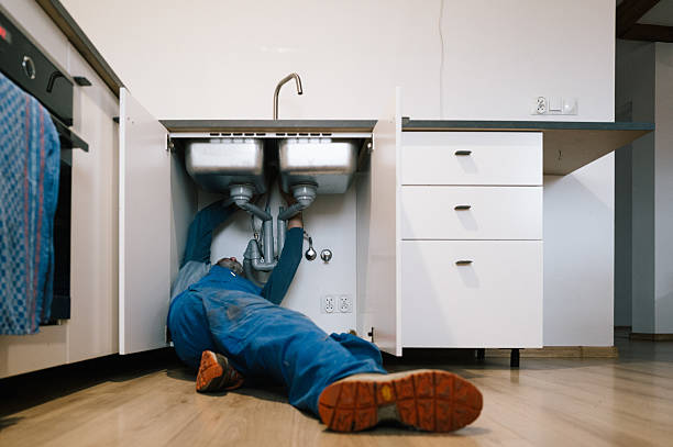 Professional Leak Detection technician working in Richmond Dale, OH